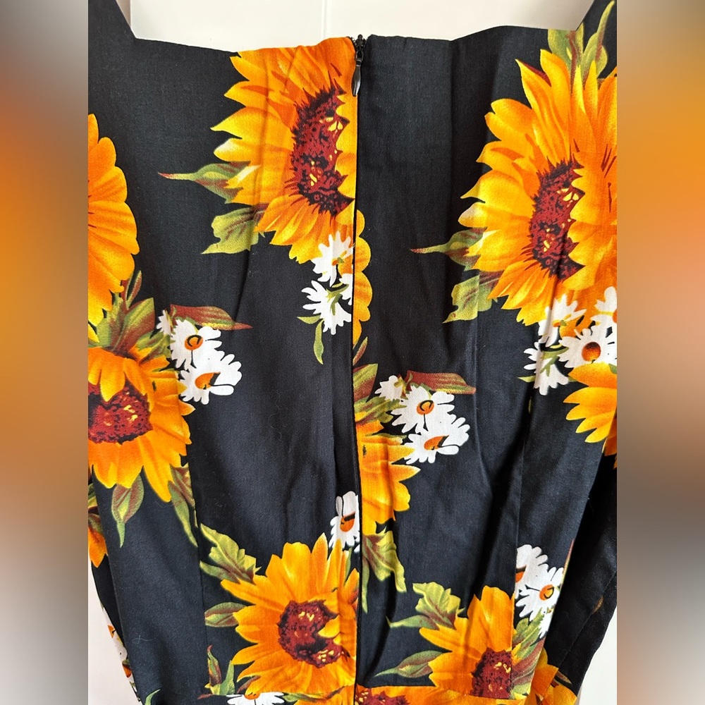 Like NEW! Classic Tea Dress Short Sleeve Swing Cocktail Party Dress with Pockets - Picture 7 of 7